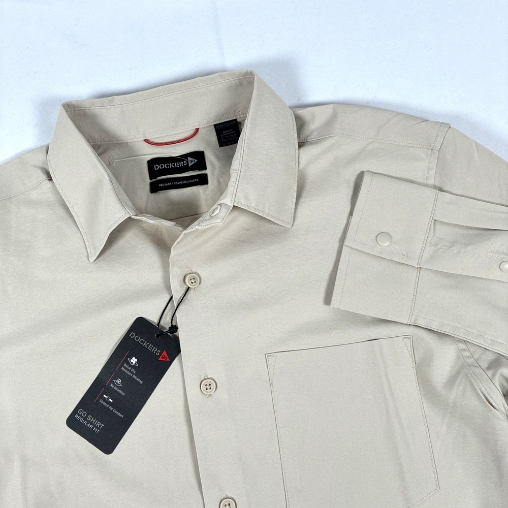 New Mens Dockers Go Long Sleeve‎ Button Up Shirt Size Small NWT Beige Stretch